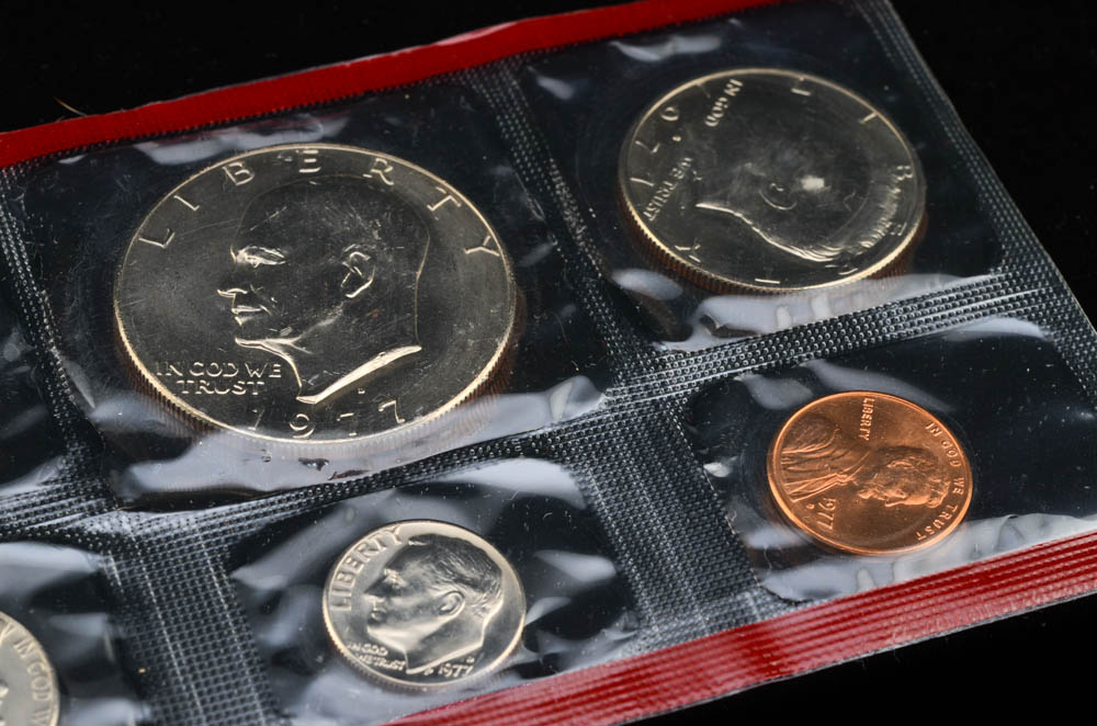 1977 United States Uncirculated Denver and Philadelphia Mint Set
