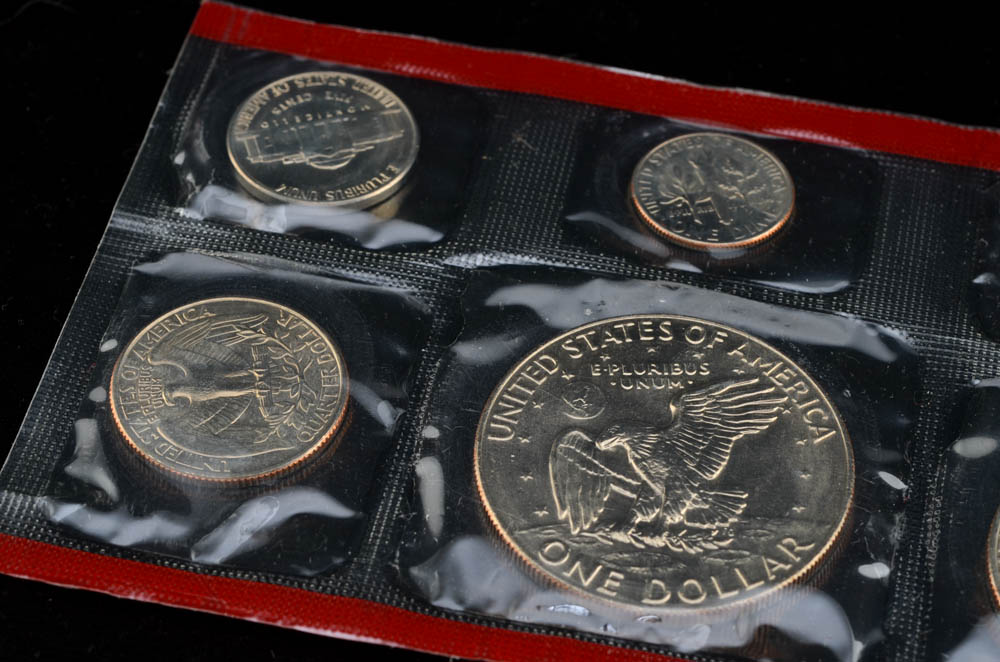 1977 United States Uncirculated Denver and Philadelphia Mint Set