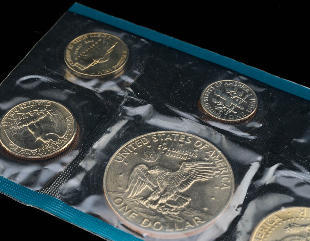 1977 United States Uncirculated Denver and Philadelphia Mint Set