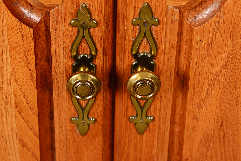 Broyhill Oak Serving Cabinet