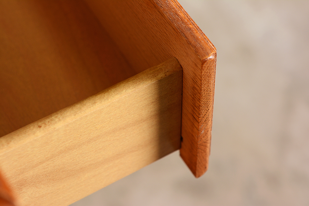 Broyhill Oak Serving Cabinet