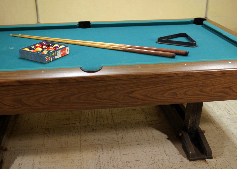 Cue Master Pool Table
