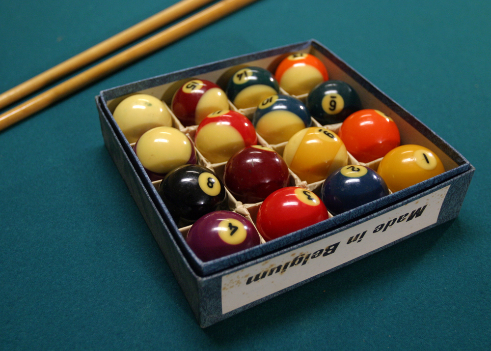 Cue Master Pool Table