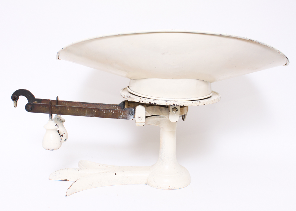 Antique Cast Iron Crow Foot Merchant Scale with Pan