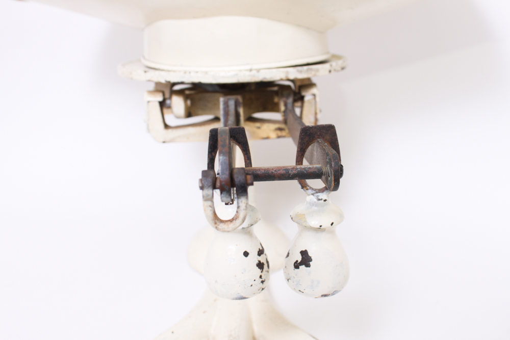 Antique Cast Iron Crow Foot Merchant Scale with Pan