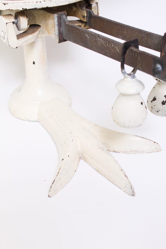 Antique Cast Iron Crow Foot Merchant Scale with Pan