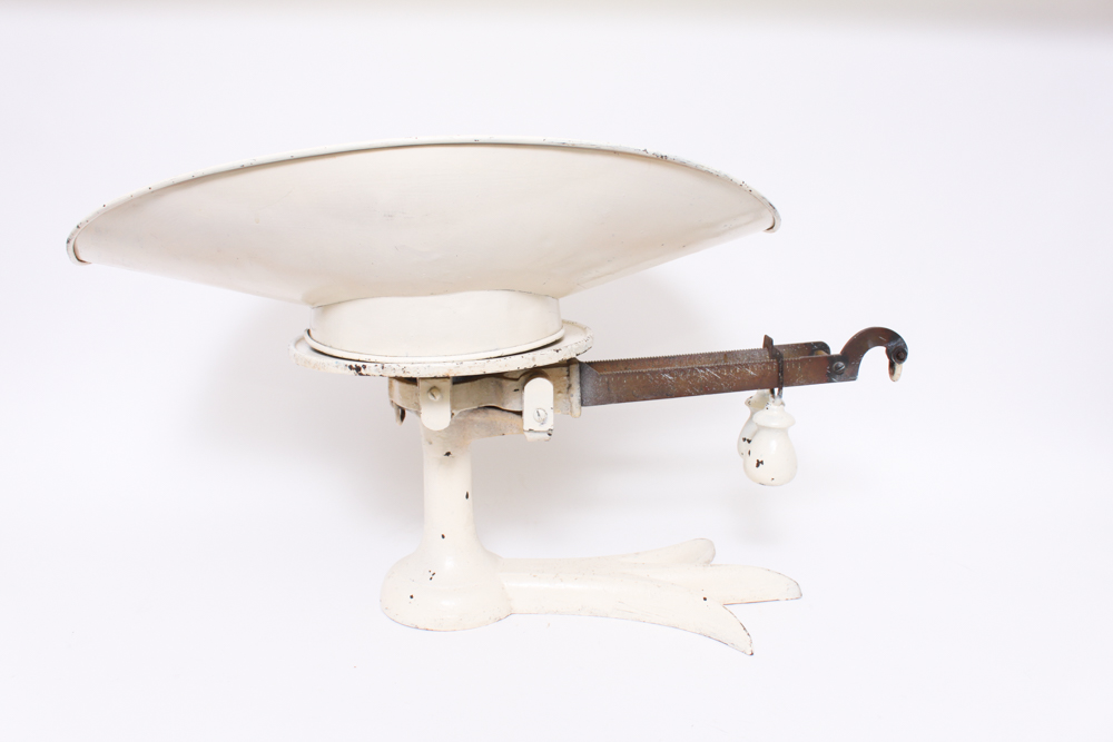 Antique Cast Iron Crow Foot Merchant Scale with Pan