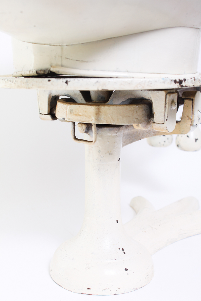 Antique Cast Iron Crow Foot Merchant Scale with Pan