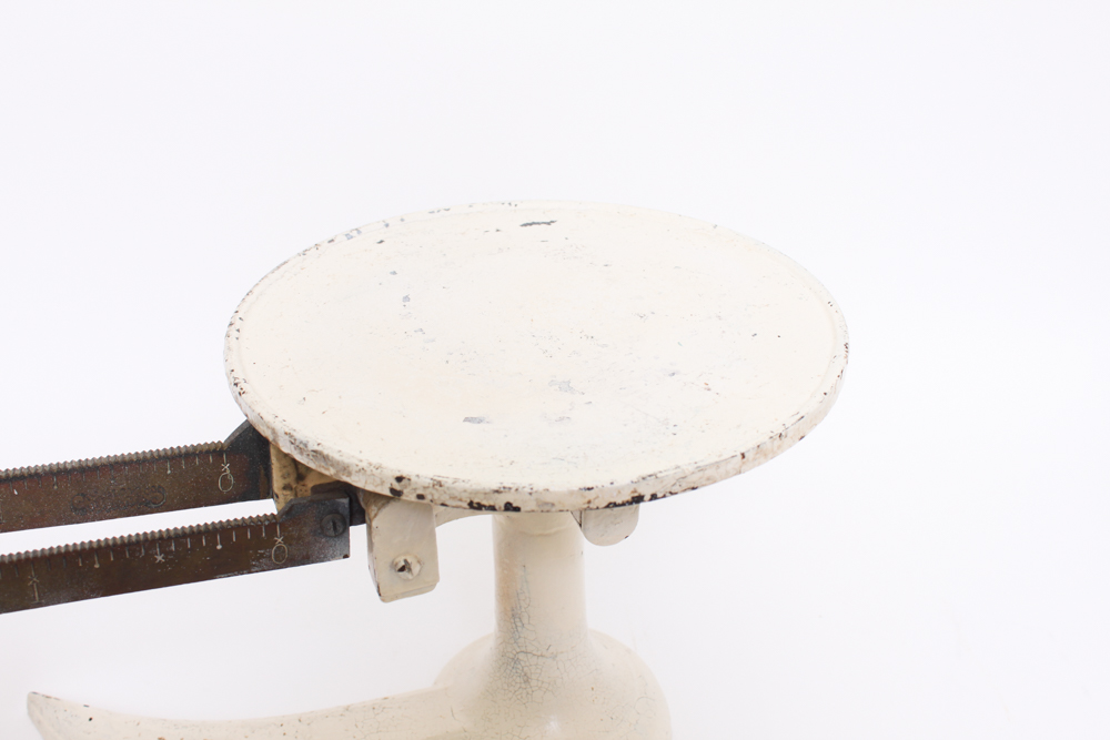 Antique Cast Iron Crow Foot Merchant Scale with Pan