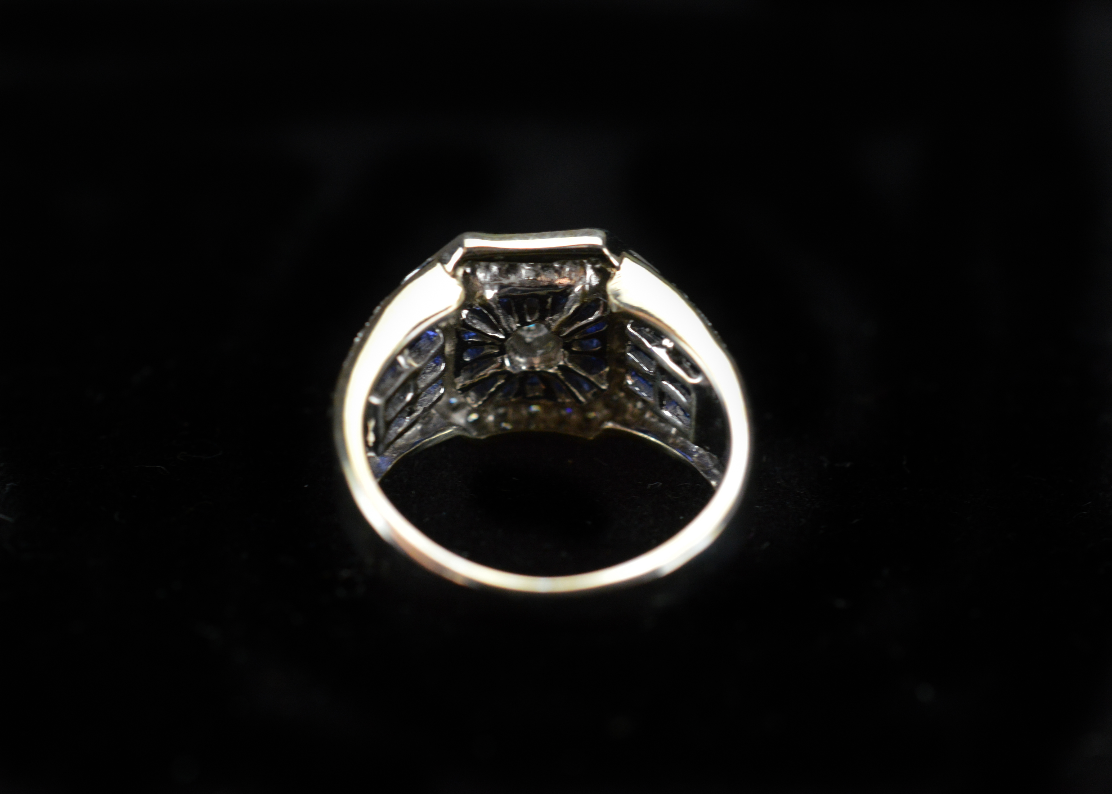 18K White Gold Diamond and Sapphire Ring