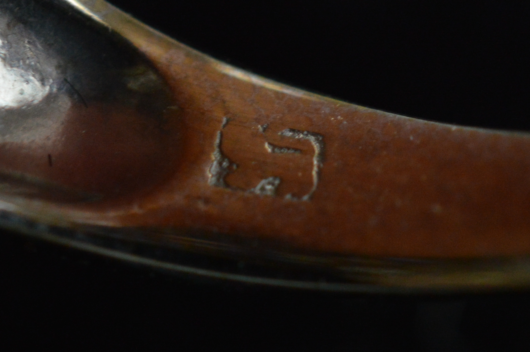 18K White Gold Diamond and Sapphire Ring