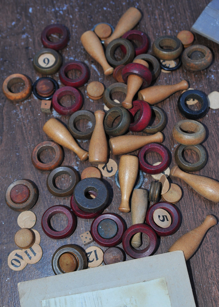 Vintage Carrom Game Board With Samsonite Card Table