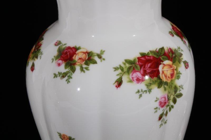 Vintage "Old Country Roses" Royal Albert Bone China