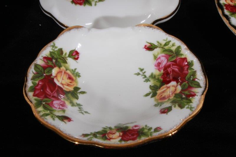 Vintage "Old Country Roses" Royal Albert Bone China