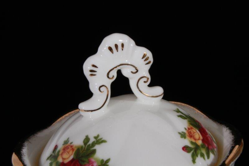 Vintage "Old Country Roses" Royal Albert Bone China