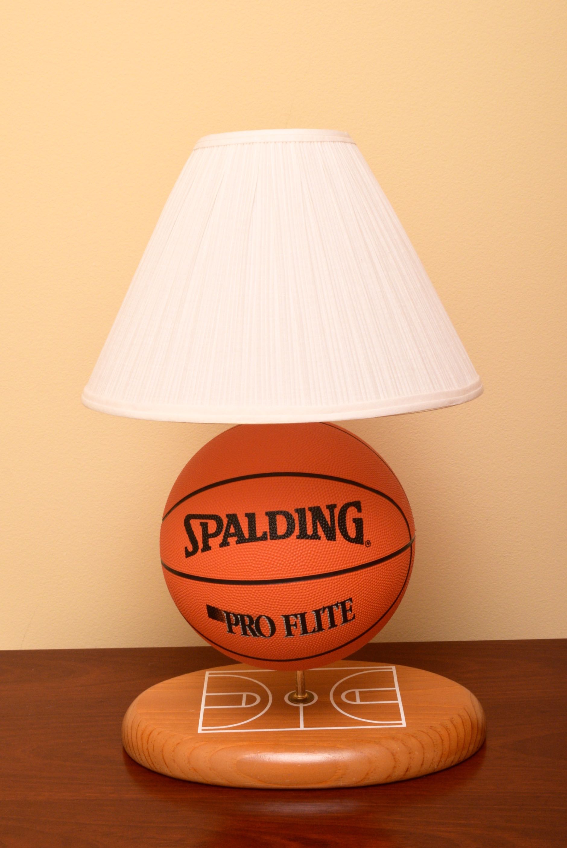 Spalding Pro Flite Basketball Lamp