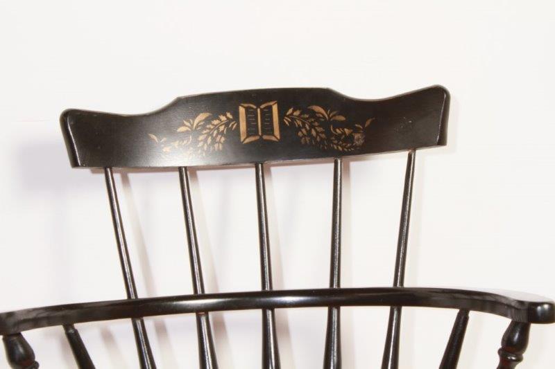 Nichols & Stone Comb Back Windsor Style Chair