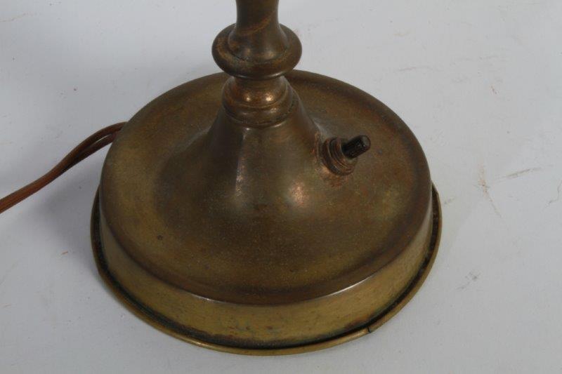 Vintage Queen Anne Style Table Lamp