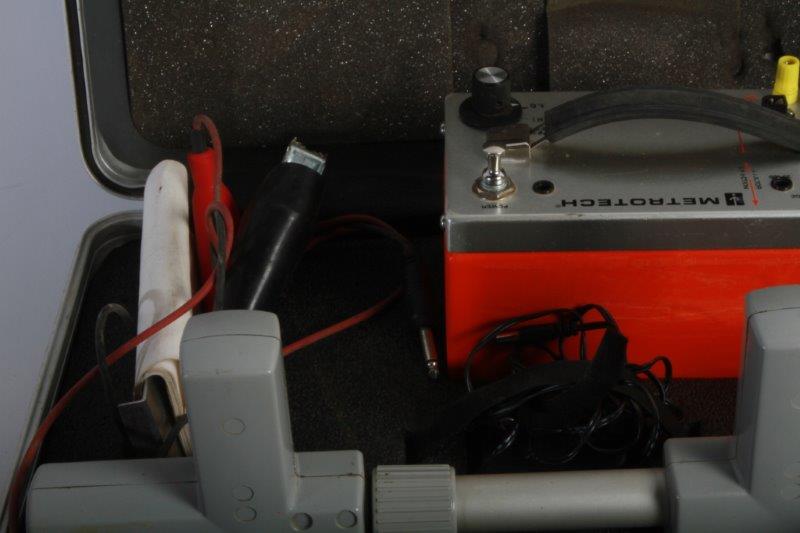Metrotech 850 Pipe Locator