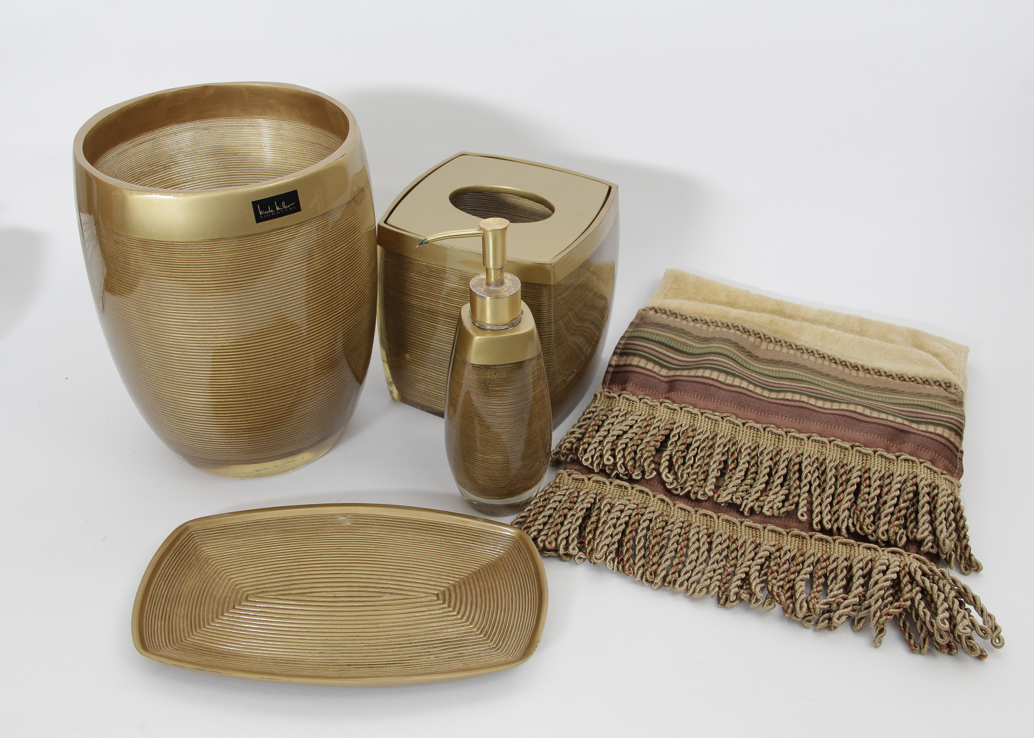 Nicole Miller Bathroom Accessories