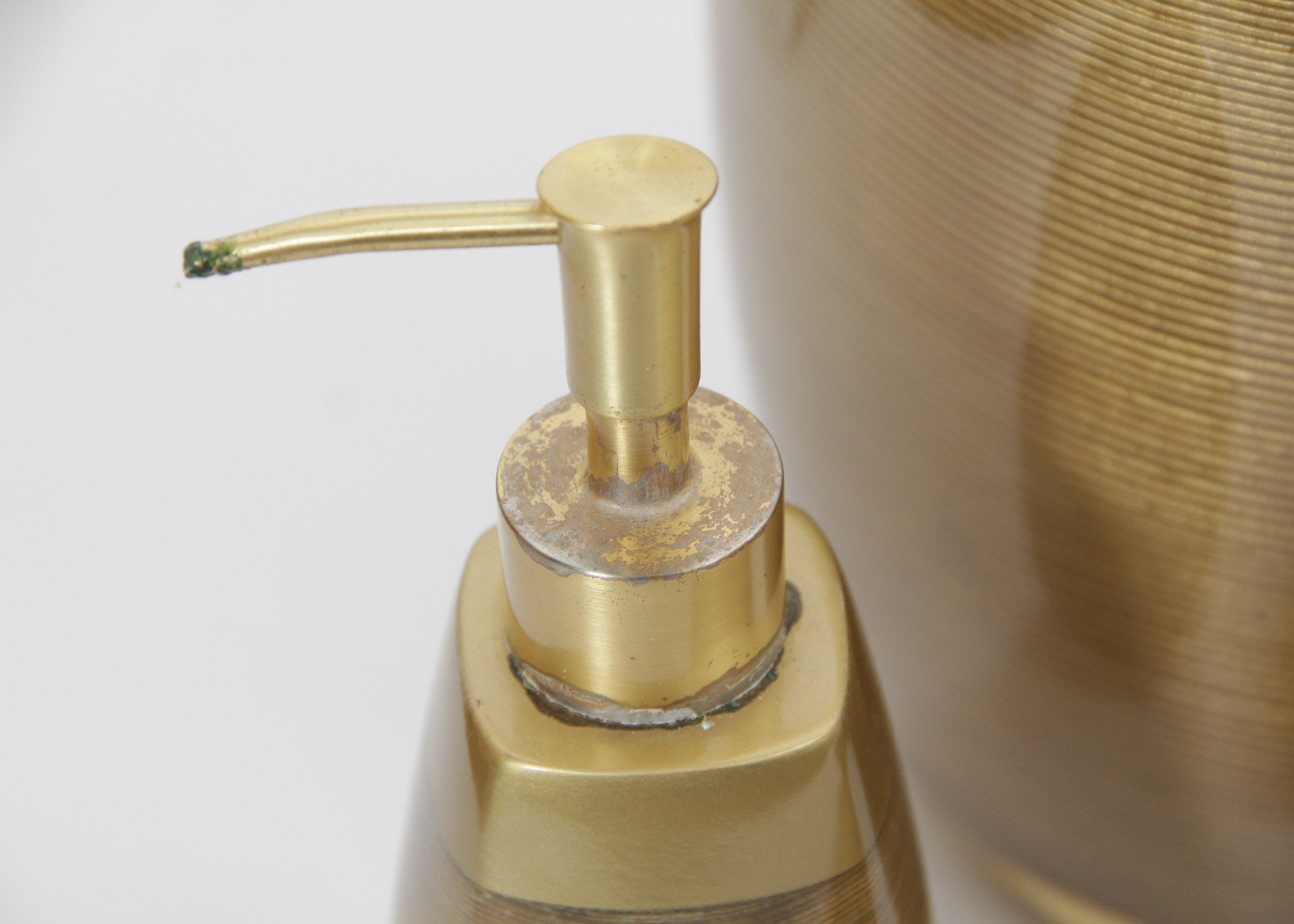 Nicole Miller Bathroom Accessories