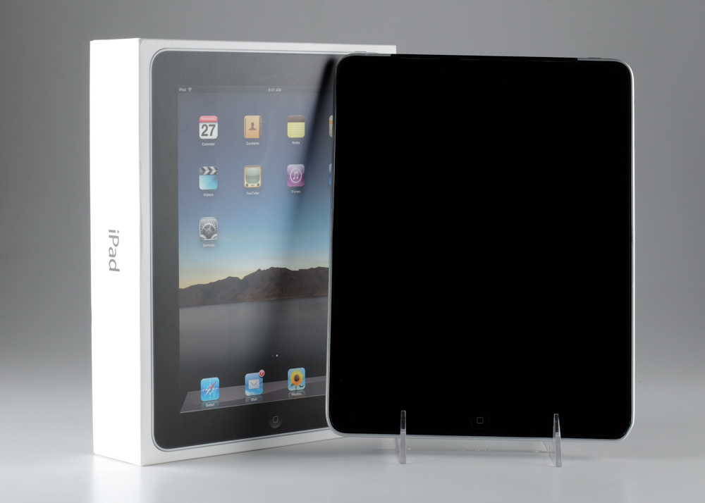 2010 1st Generation iPad with Box