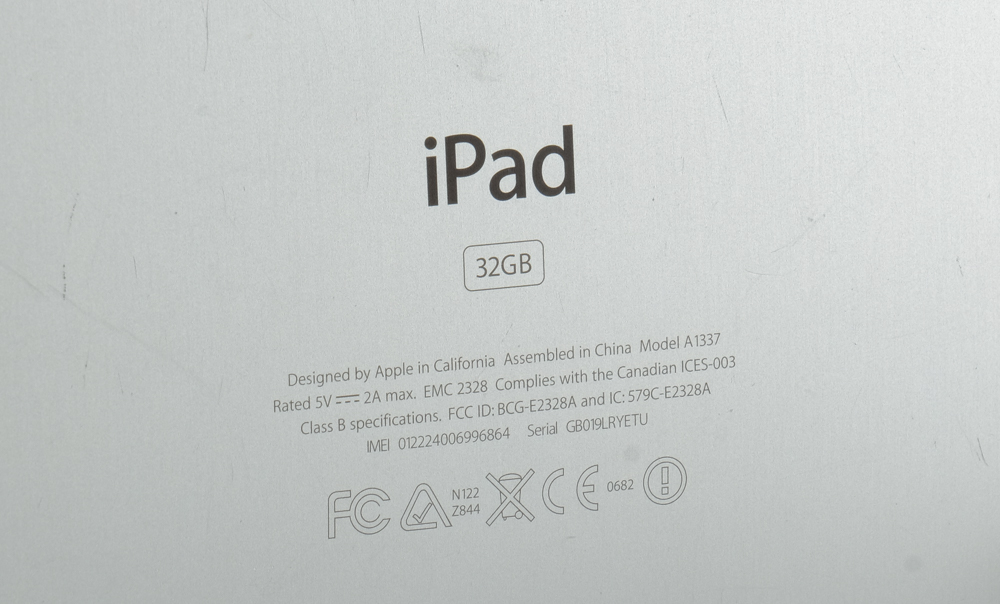 2010 1st Generation iPad with Box