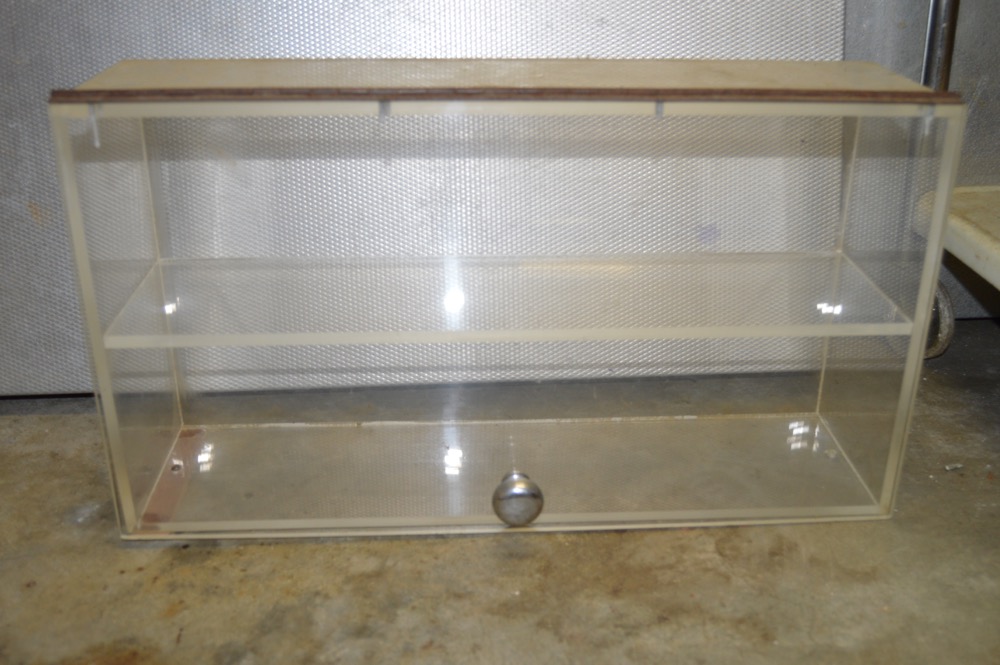 Aluminum Folding Tables, Metal Cart and Display Case