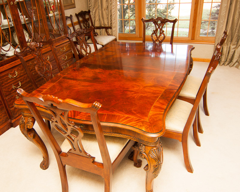 Henredon Dining Table and Chairs