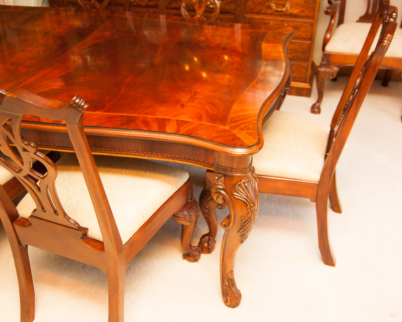 Henredon Dining Table and Chairs