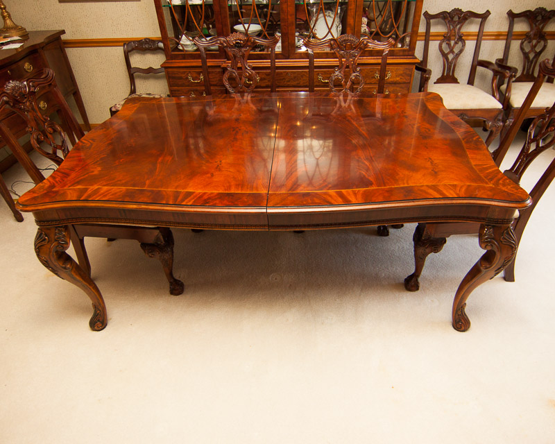 Henredon Dining Table and Chairs