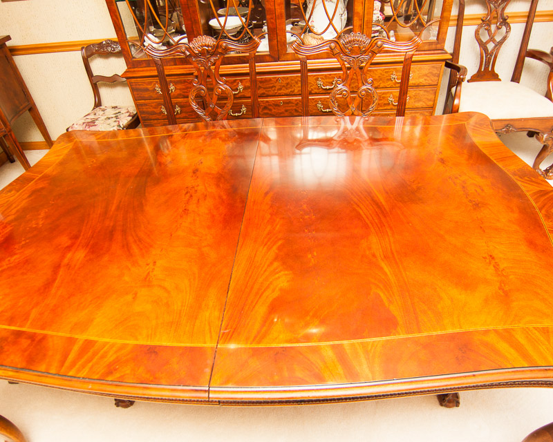 Henredon Dining Table and Chairs