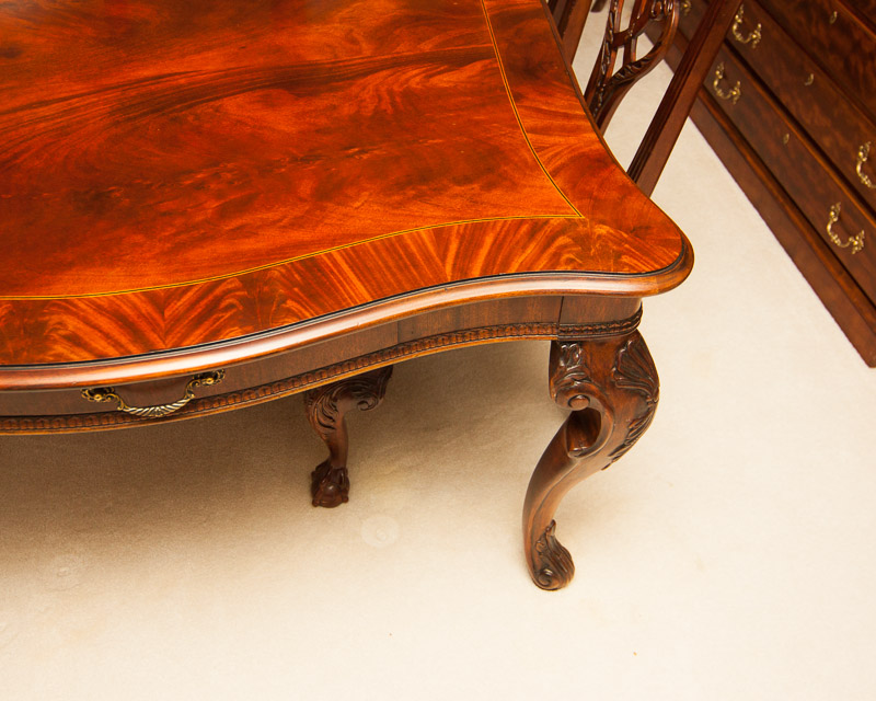 Henredon Dining Table and Chairs