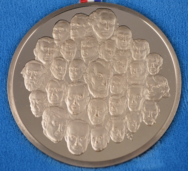 Solid Bronze Franklin Mint Bicentennial Medal