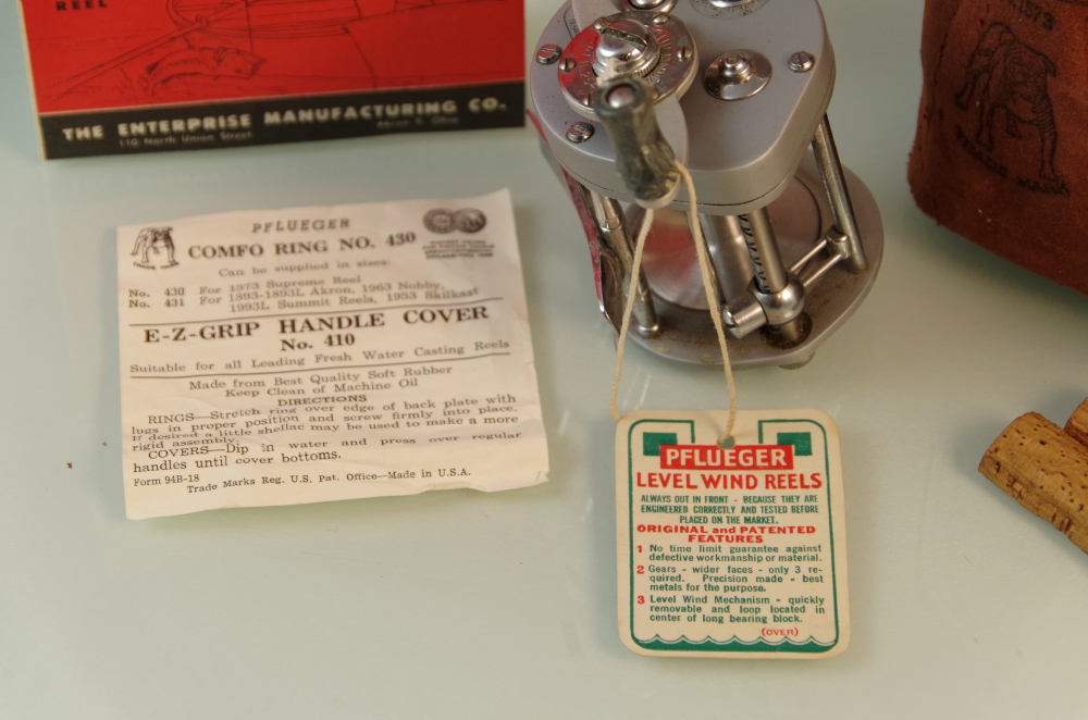 Pfleuger Supreme No. 1573 Vintage Fishing Reel with Box and Pouch
