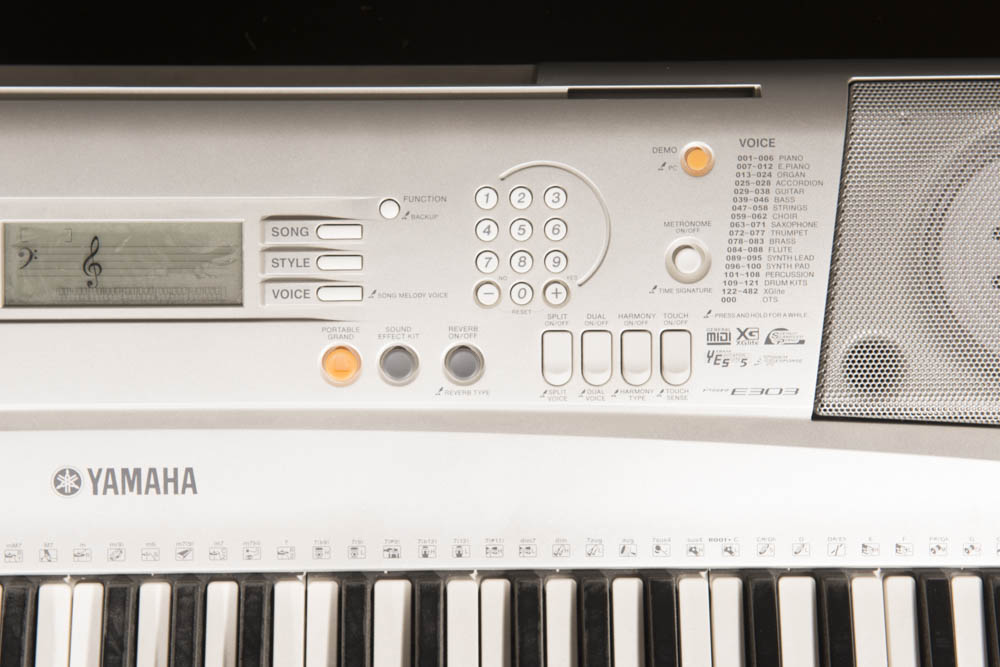 Yamaha Portatone Electric Keyboard