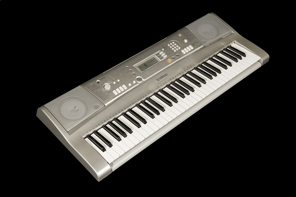 Yamaha Portatone Electric Keyboard