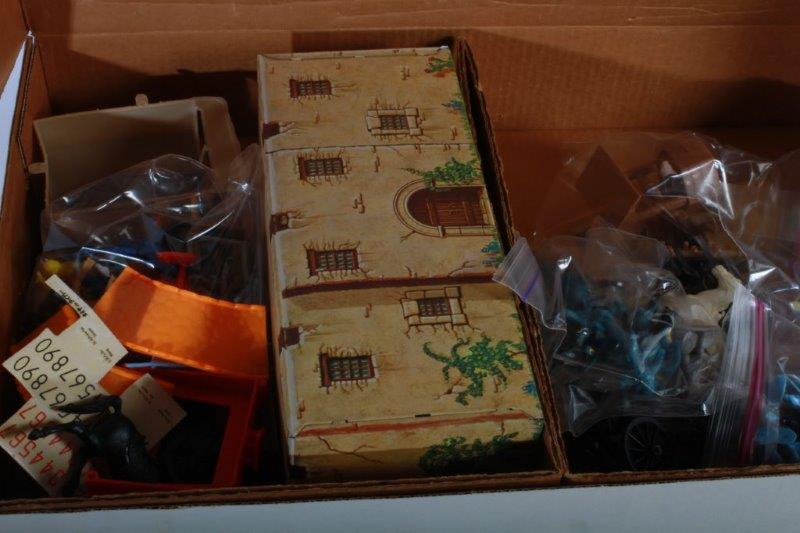 Vintage "Battle of the Alamo" Heritage Play Set