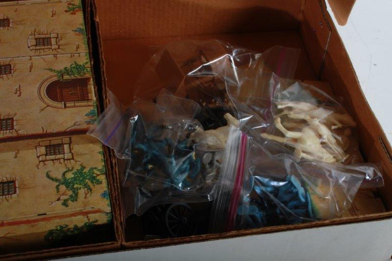 Vintage "Battle of the Alamo" Heritage Play Set