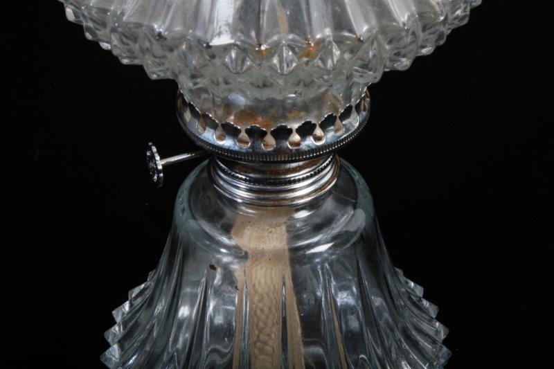 Antique Diamond Patterned Oil Lamp
