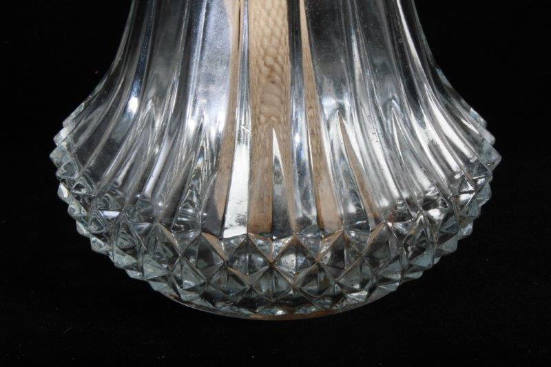 Antique Diamond Patterned Oil Lamp