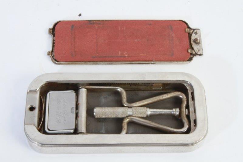 Rolls Razor from England