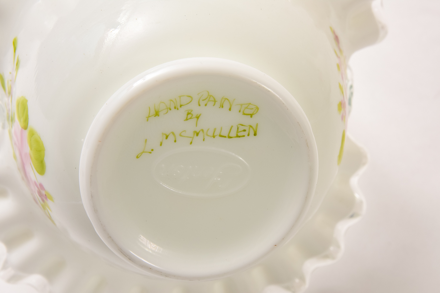 Charming Table Decorative Collection Including Fenton