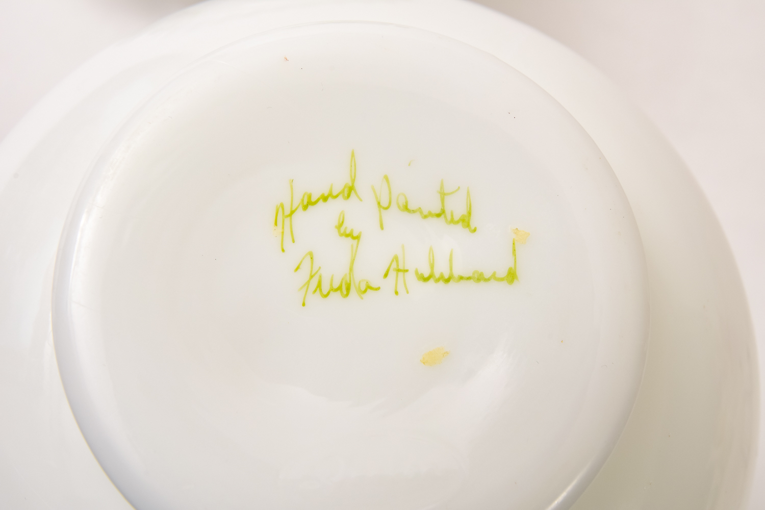 Charming Table Decorative Collection Including Fenton