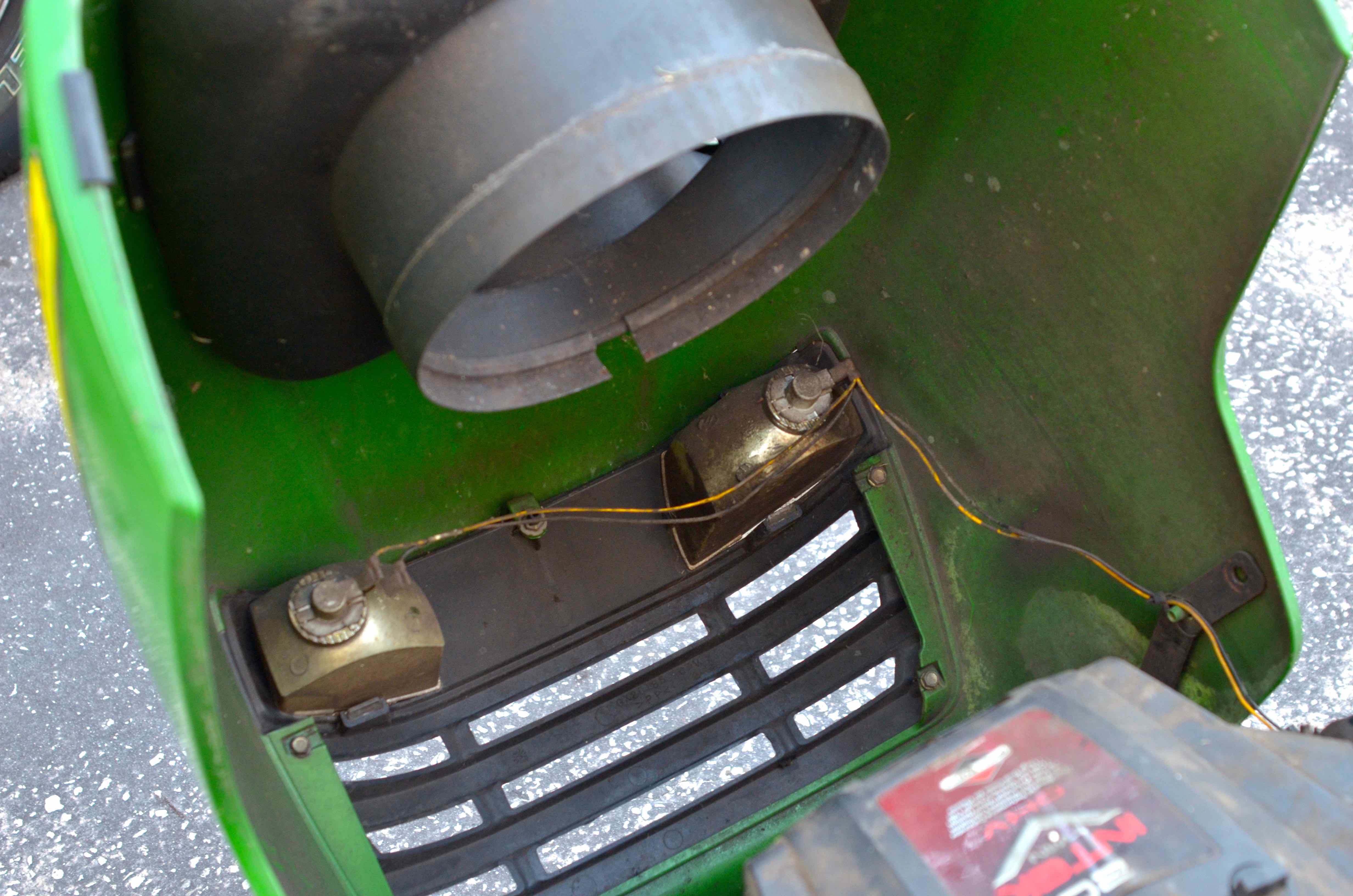 John Deere Riding Lawn Mower