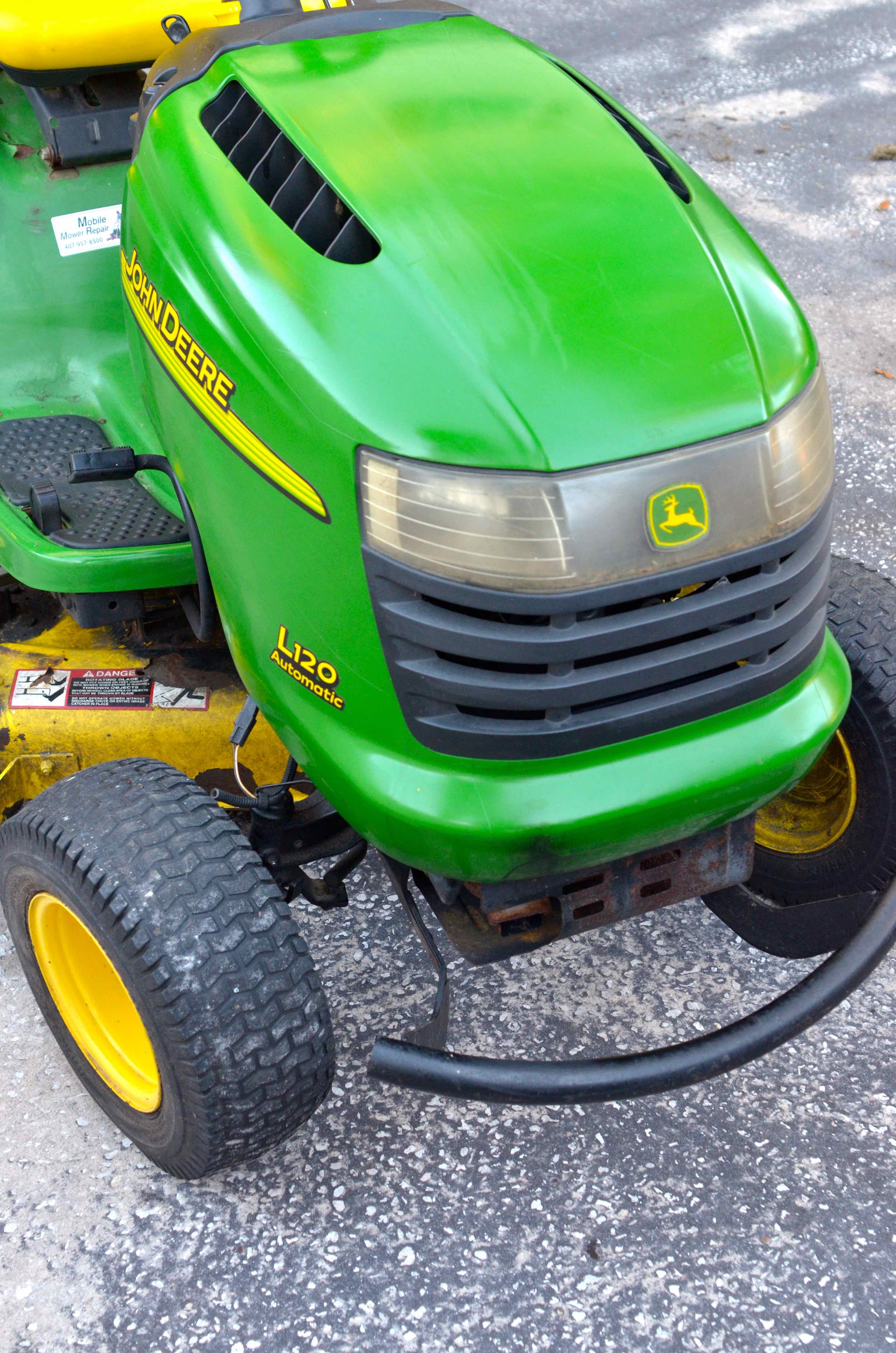 John Deere Riding Lawn Mower