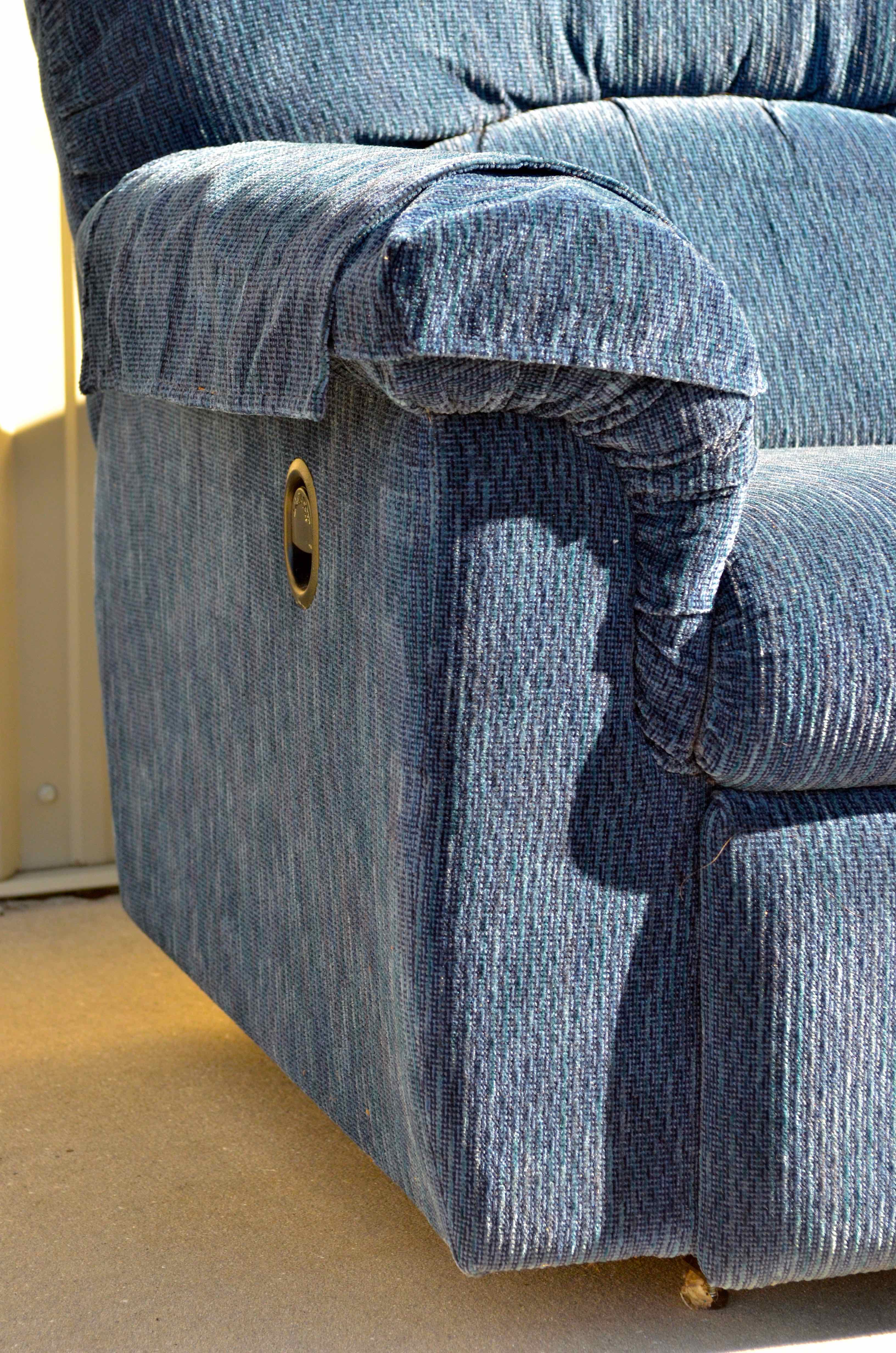 La-Z-Boy Loveseat Recliner in Blue Velour