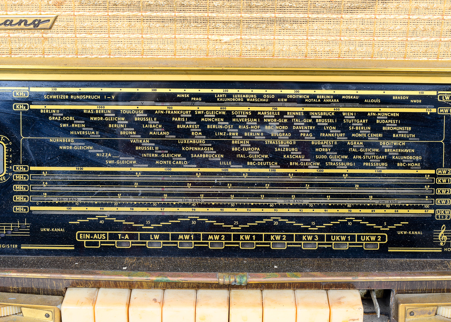 Grundig Majestic 3D Klang Radio