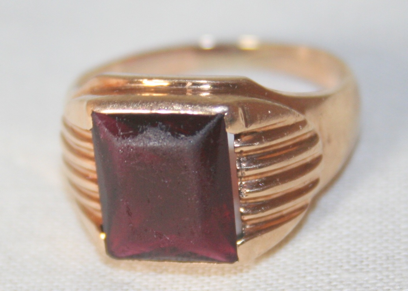 10K Yellow Gold Garnet Ring