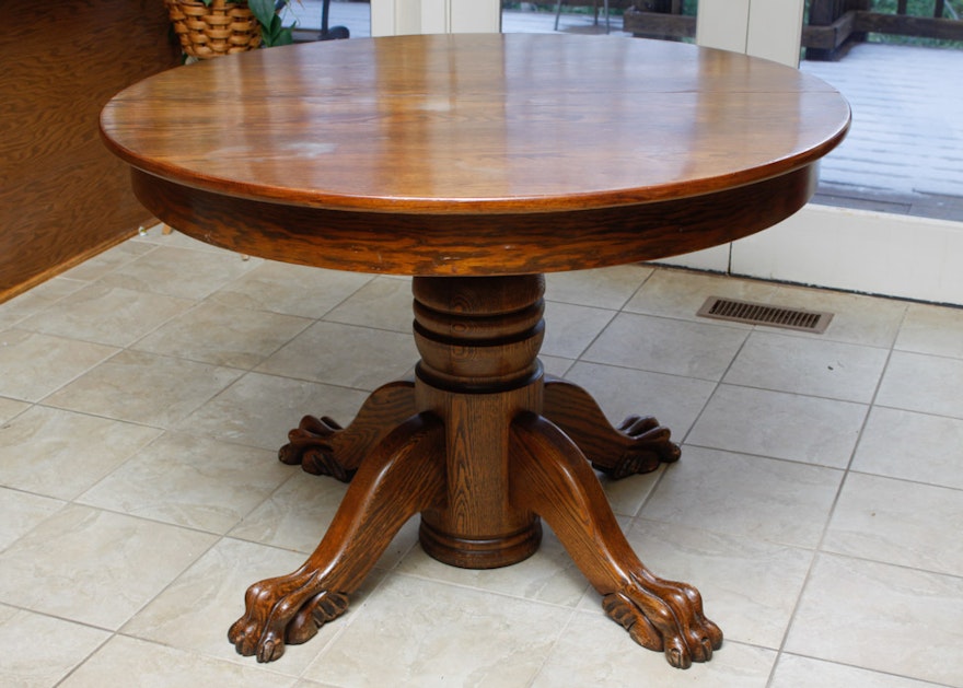 Round Oak Clawfoot Table